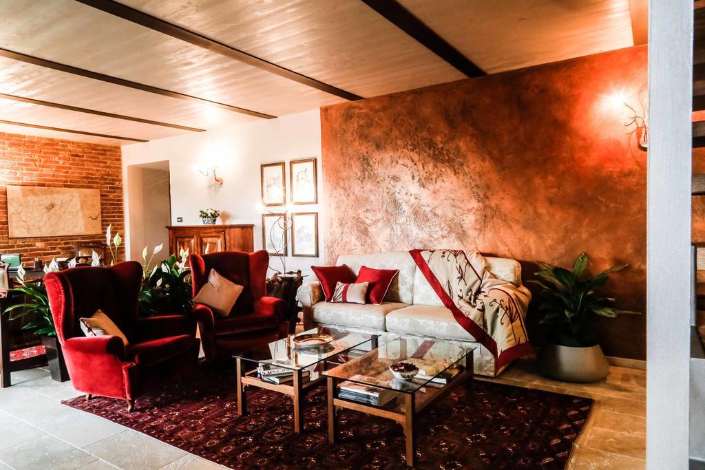 Bed and Breakfast Cascina Cortine Guarene Екстер'єр фото