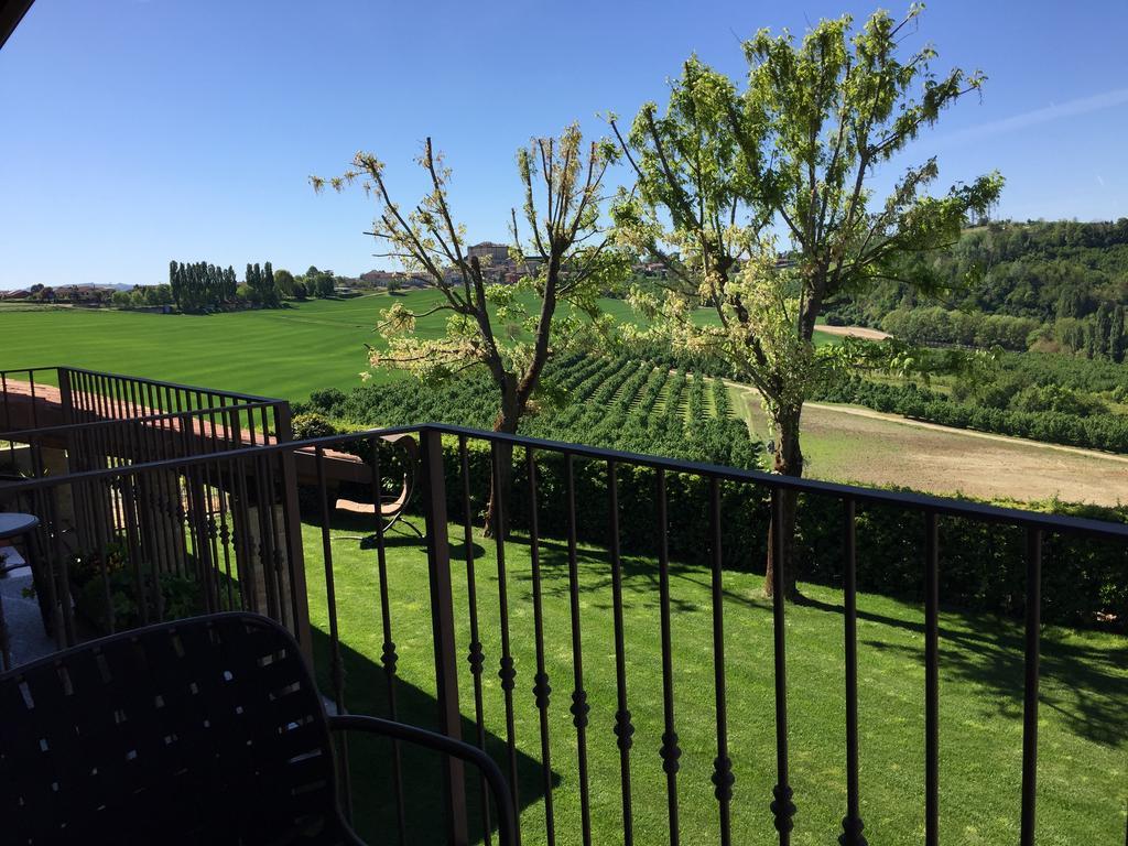Bed and Breakfast Cascina Cortine Guarene Екстер'єр фото