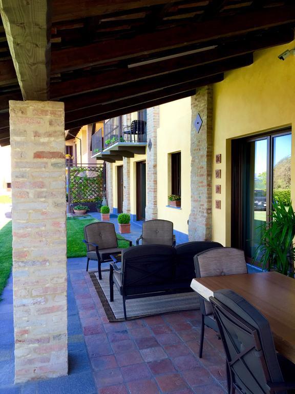 Bed and Breakfast Cascina Cortine Guarene Екстер'єр фото