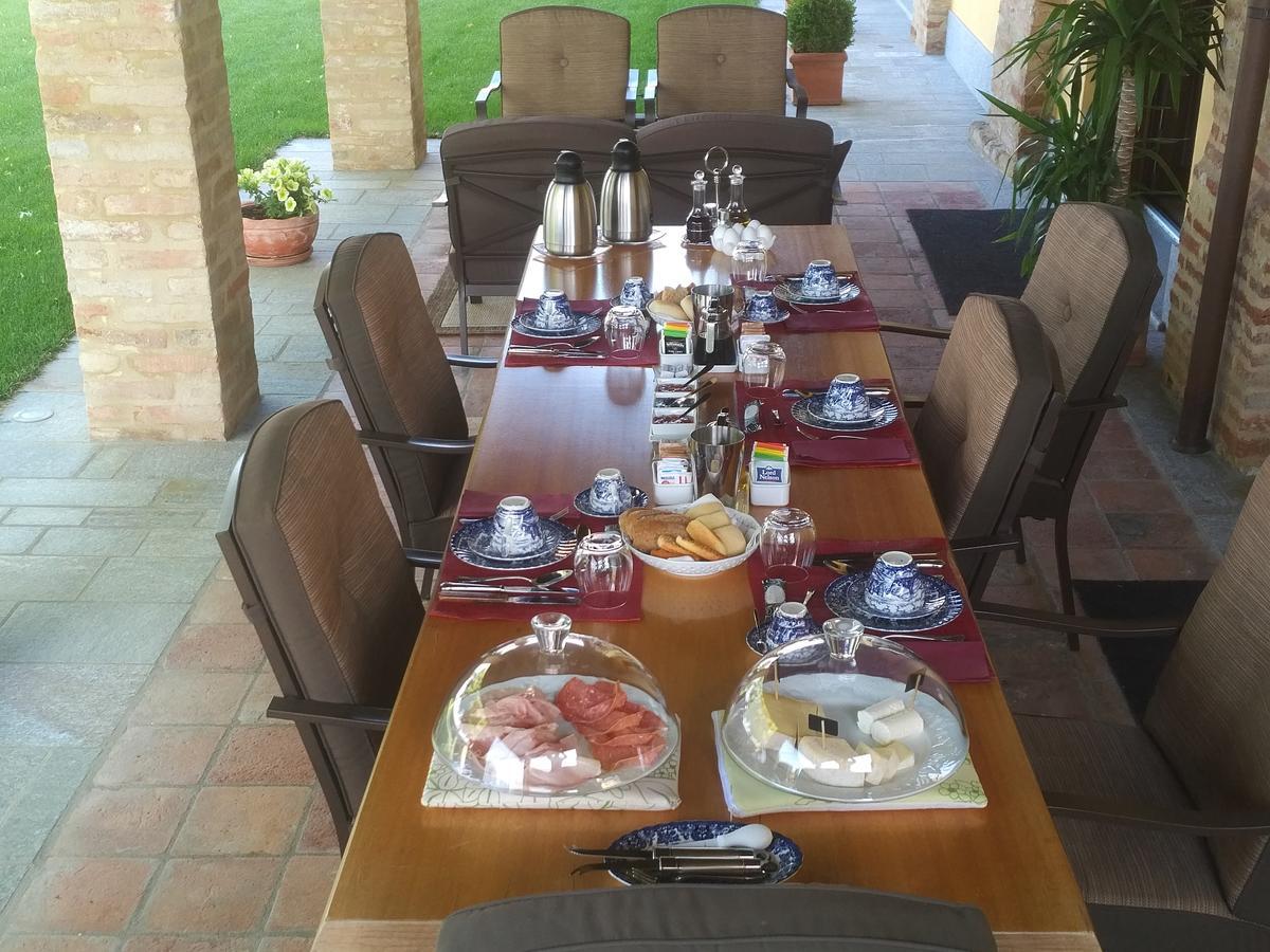 Bed and Breakfast Cascina Cortine Guarene Екстер'єр фото